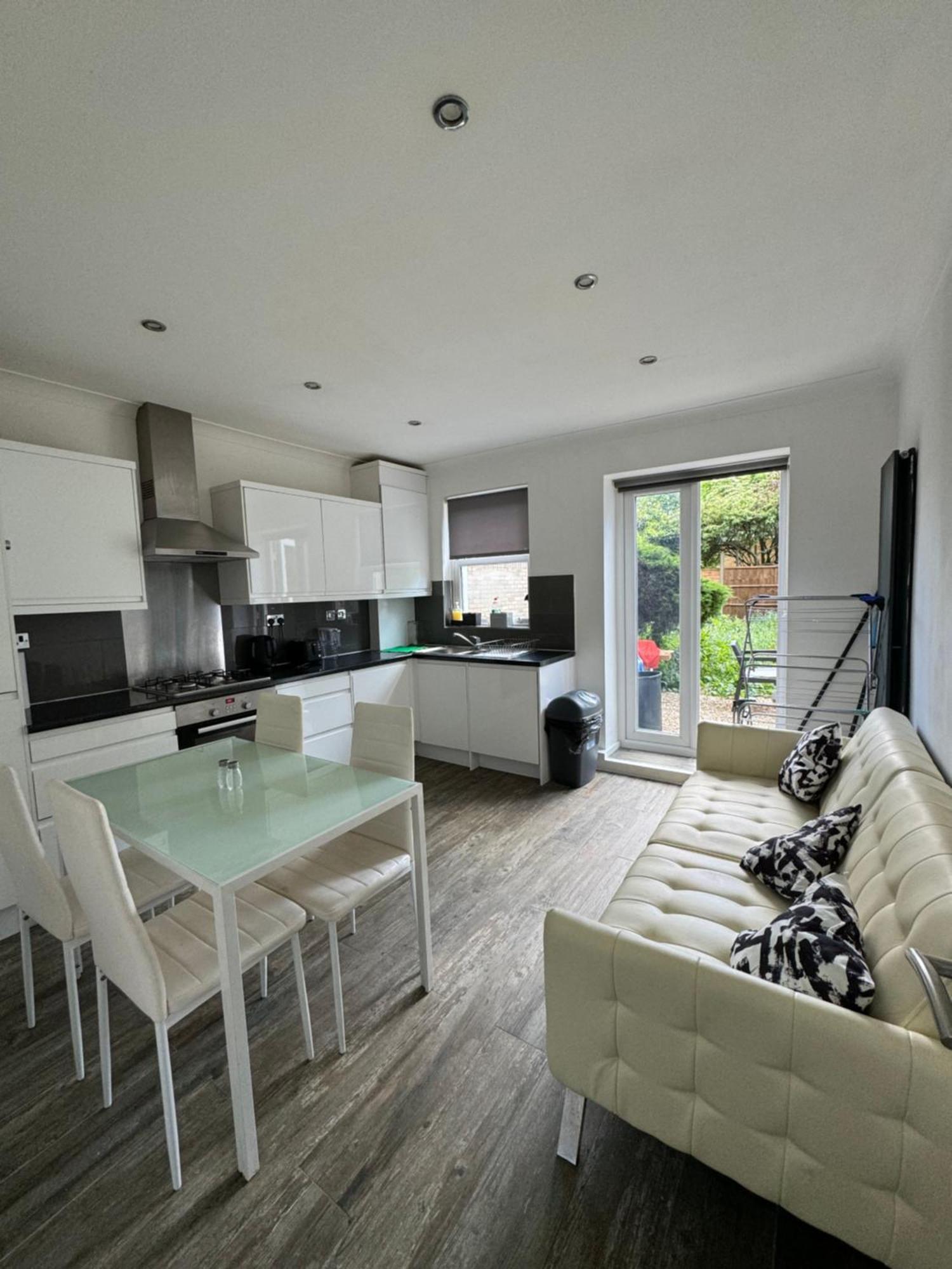 Manor Court 1 Apartment Лондон Екстериор снимка